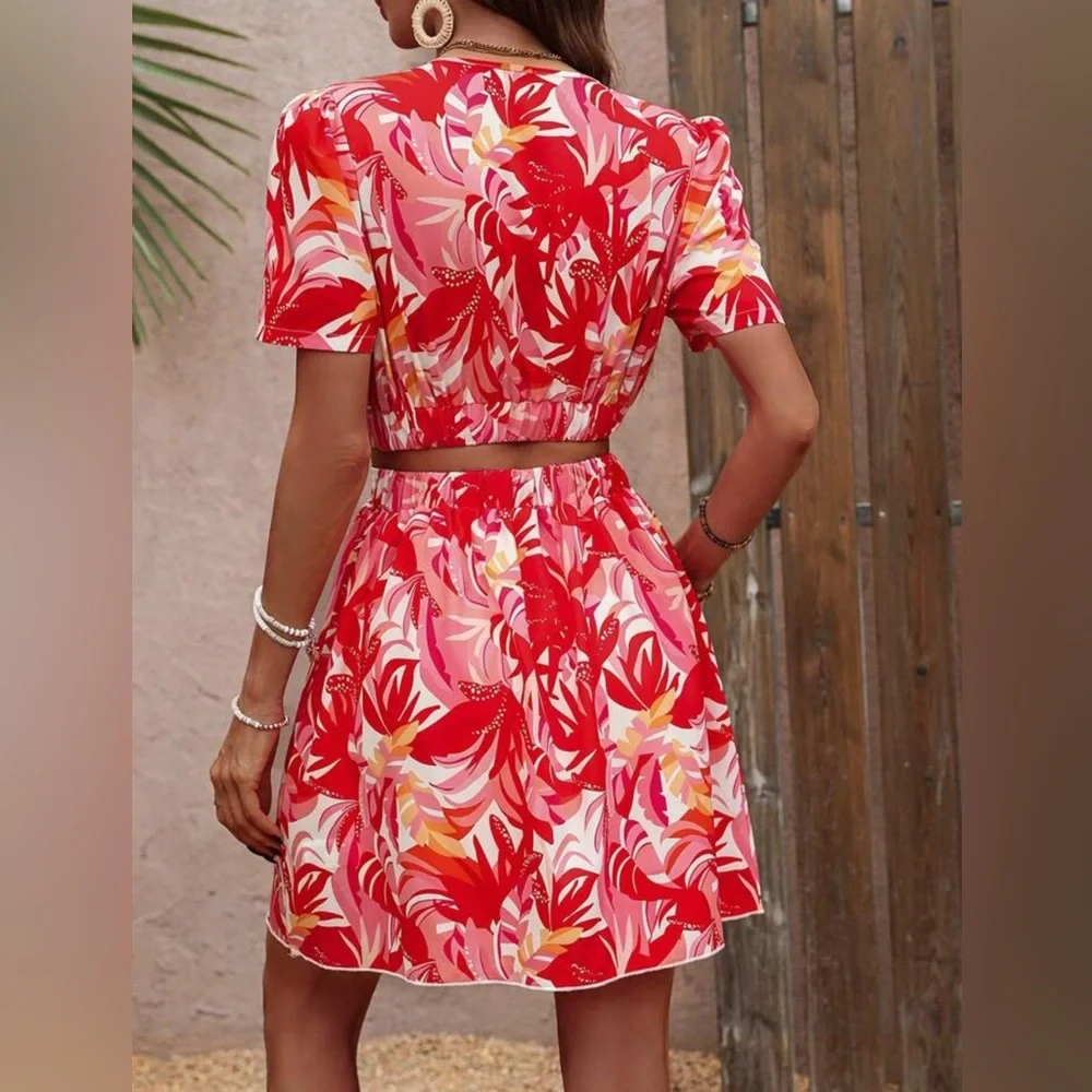 Red Tropical Floral V-neck Dress with Cut outs Size Large - Picture 3 of 9